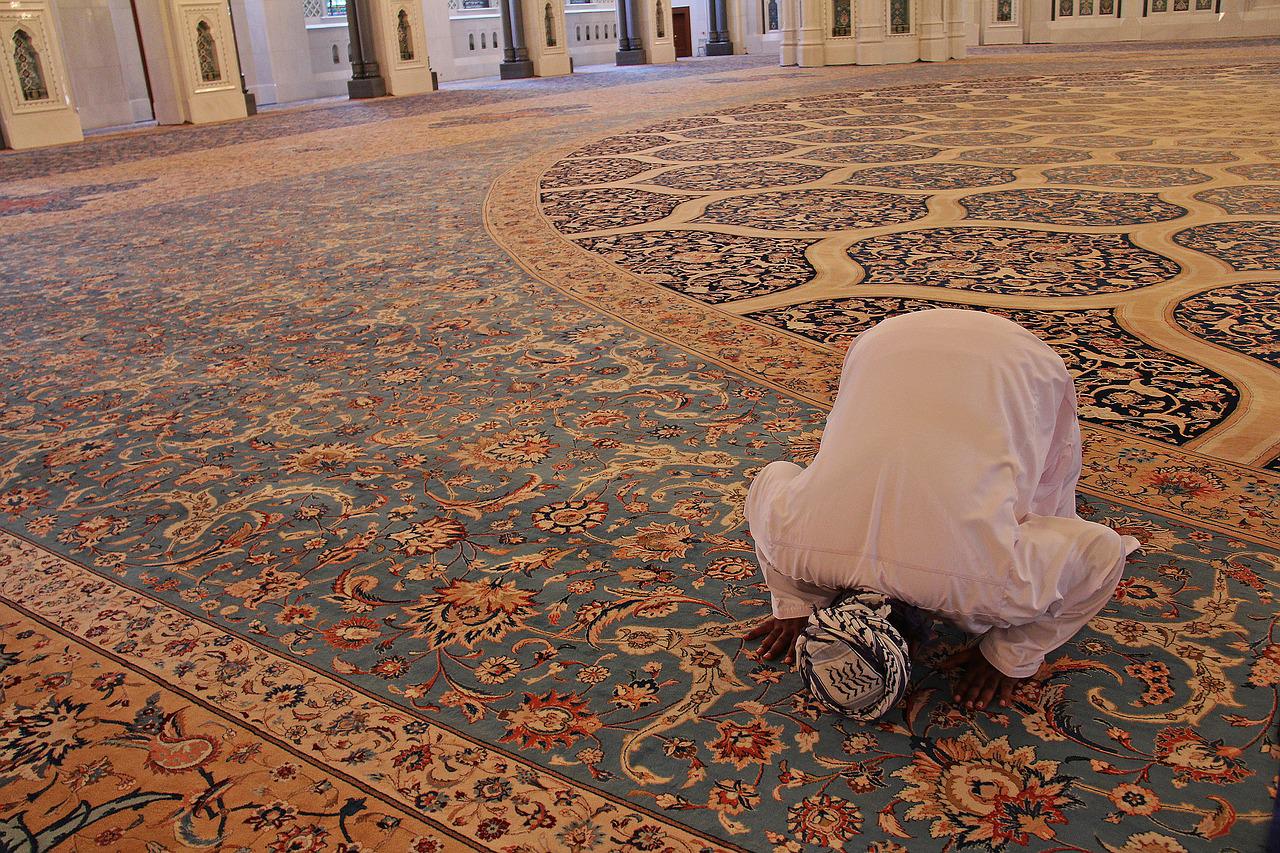 pray, prayer, carpet-3236120.jpg